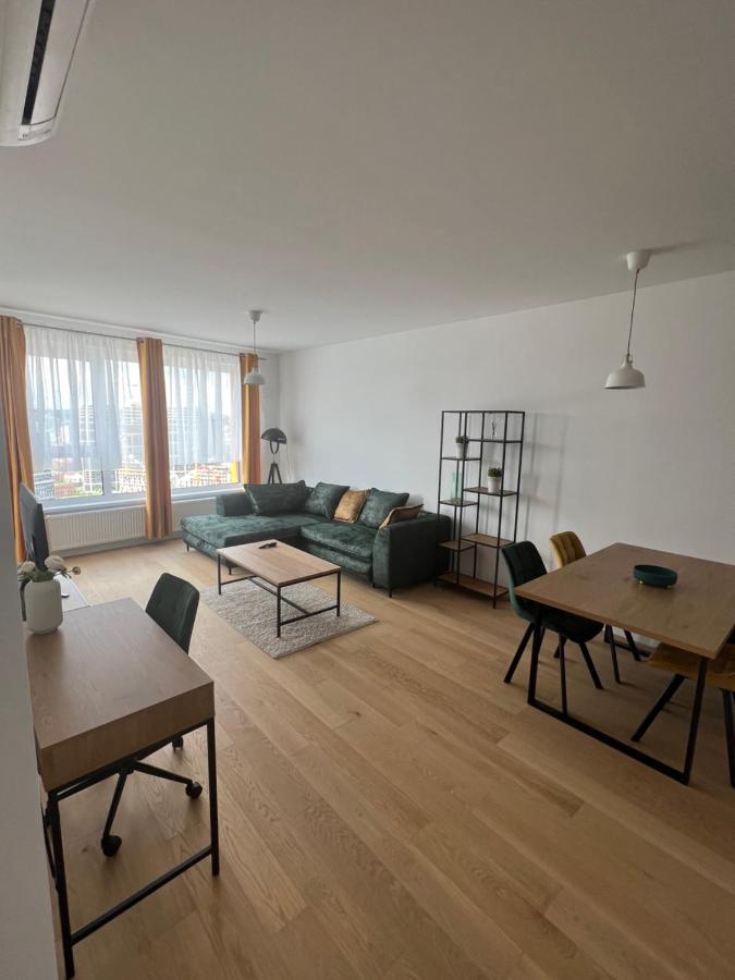 New Downtown Apartment Couple Minute From The Old Town Bratislava Exterior foto