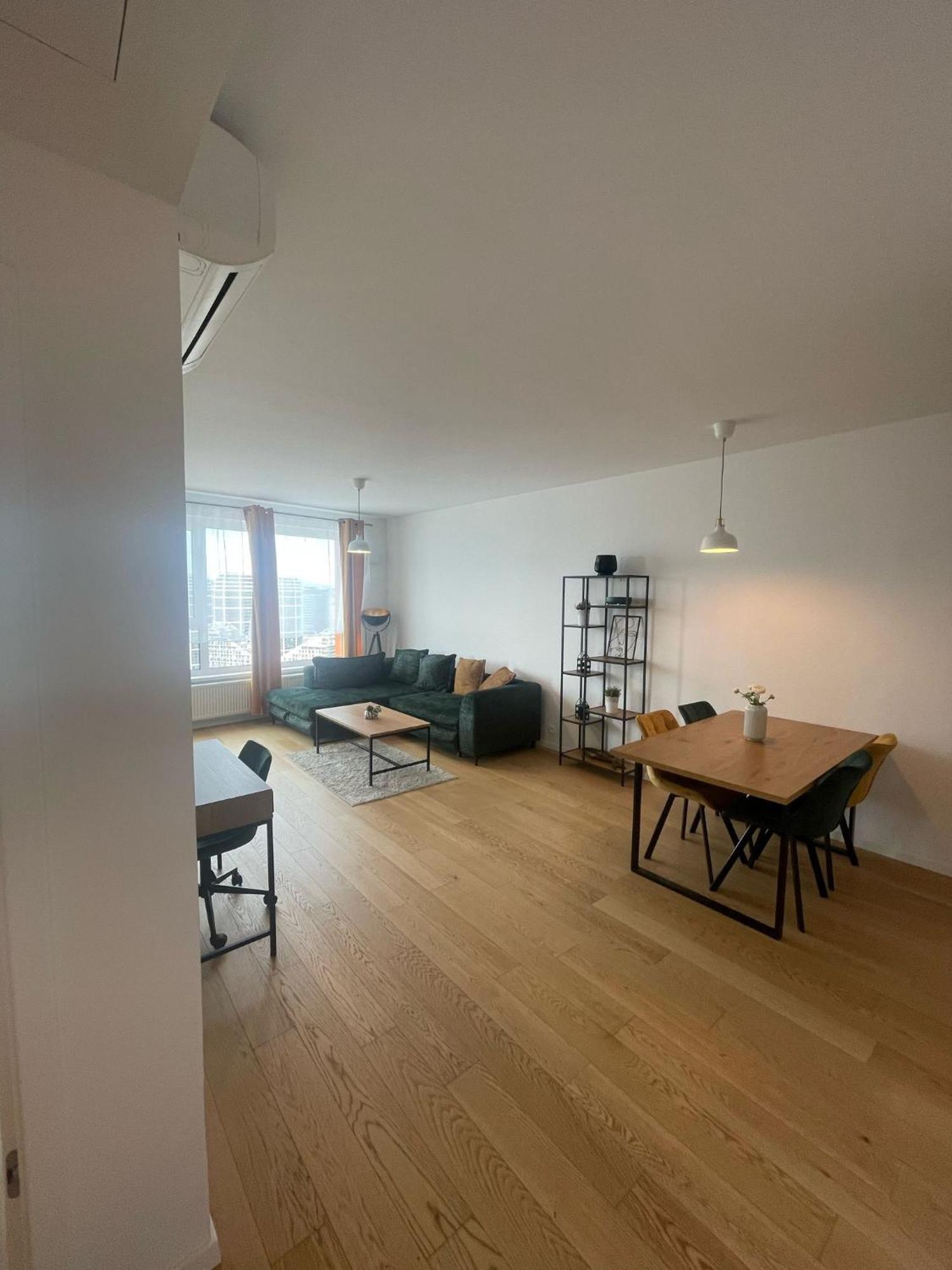 New Downtown Apartment Couple Minute From The Old Town Bratislava Exterior foto