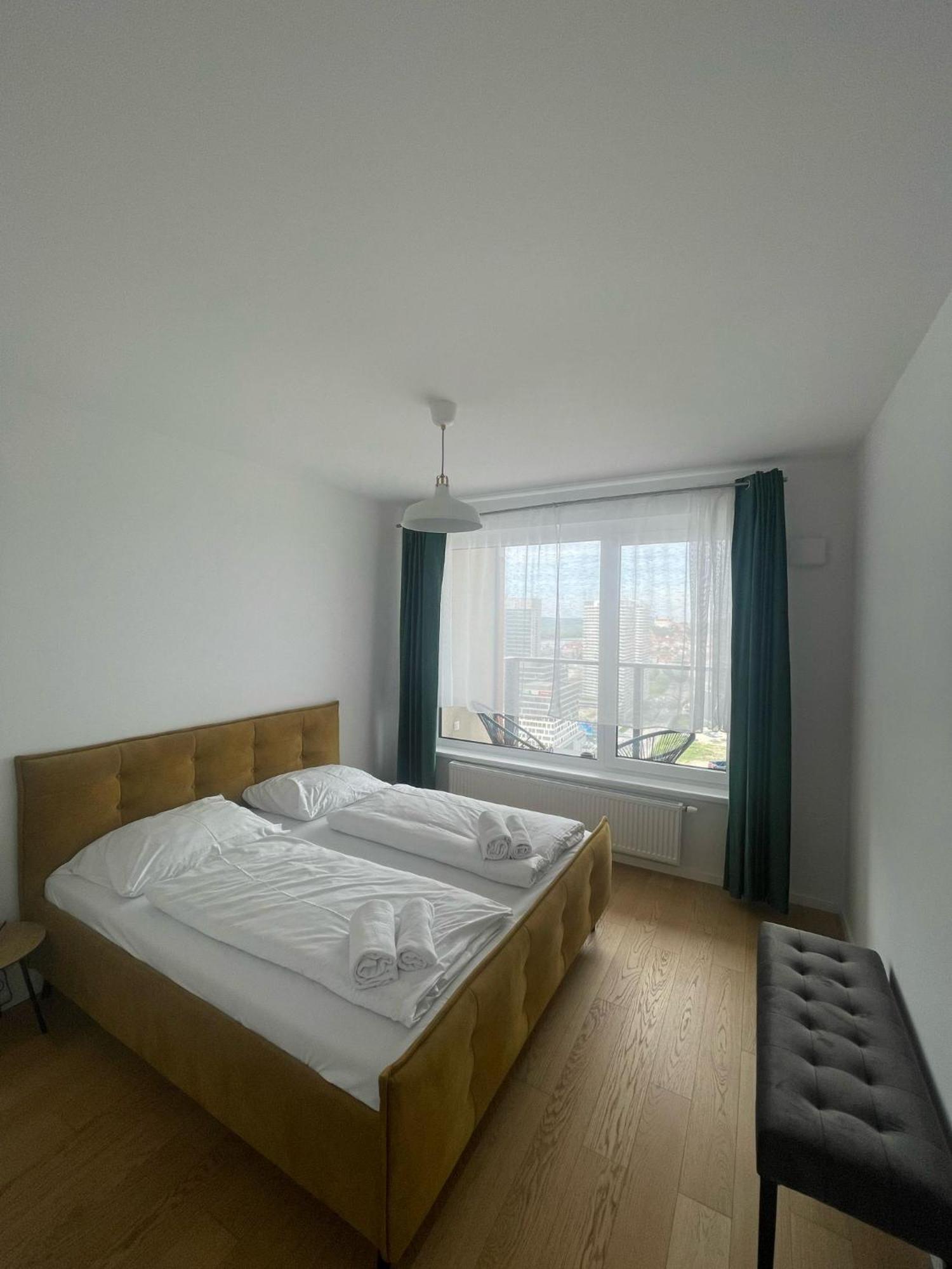 New Downtown Apartment Couple Minute From The Old Town Bratislava Exterior foto